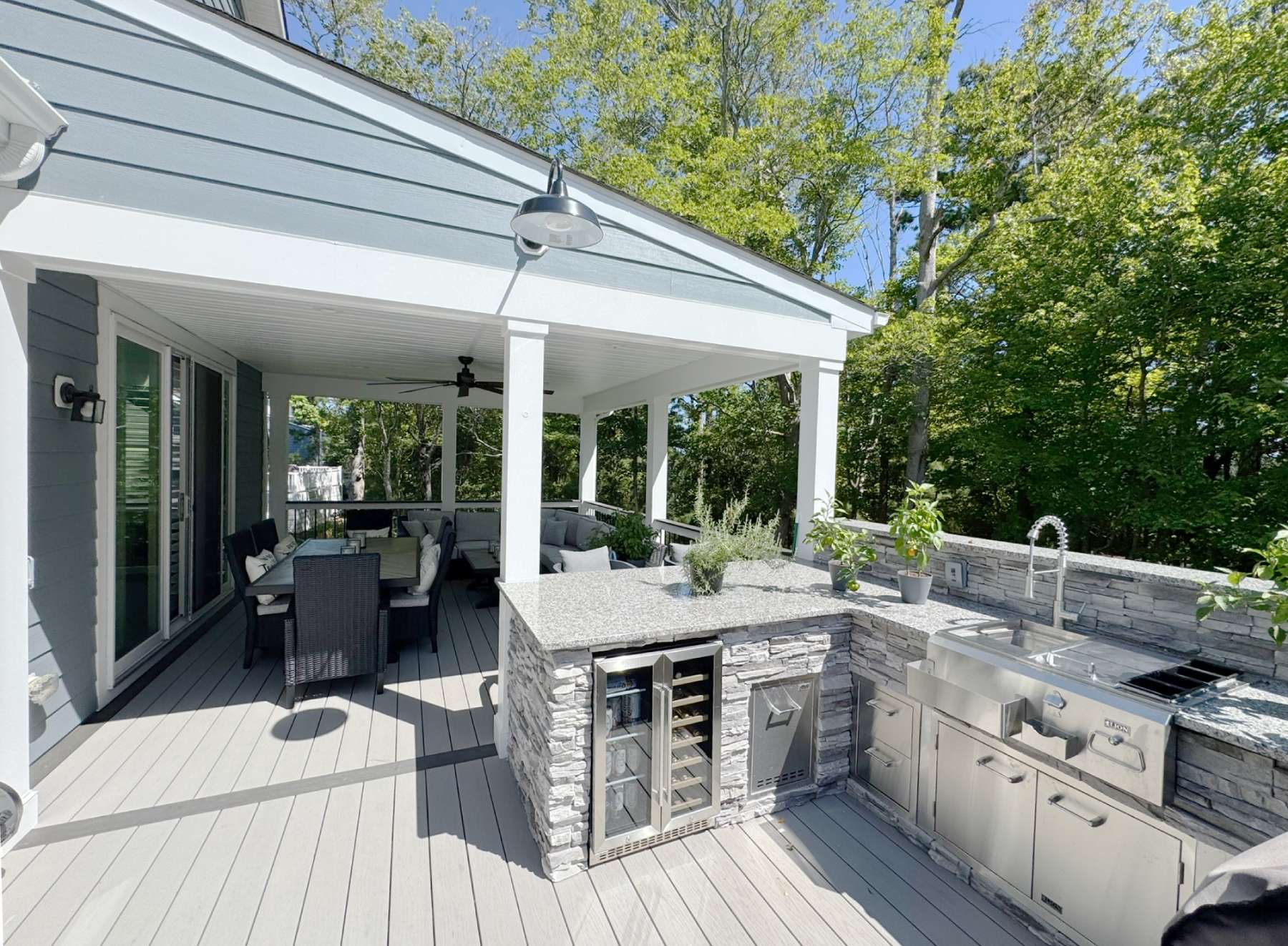 Luxury outdoor addition, porch with kitchen in lewes